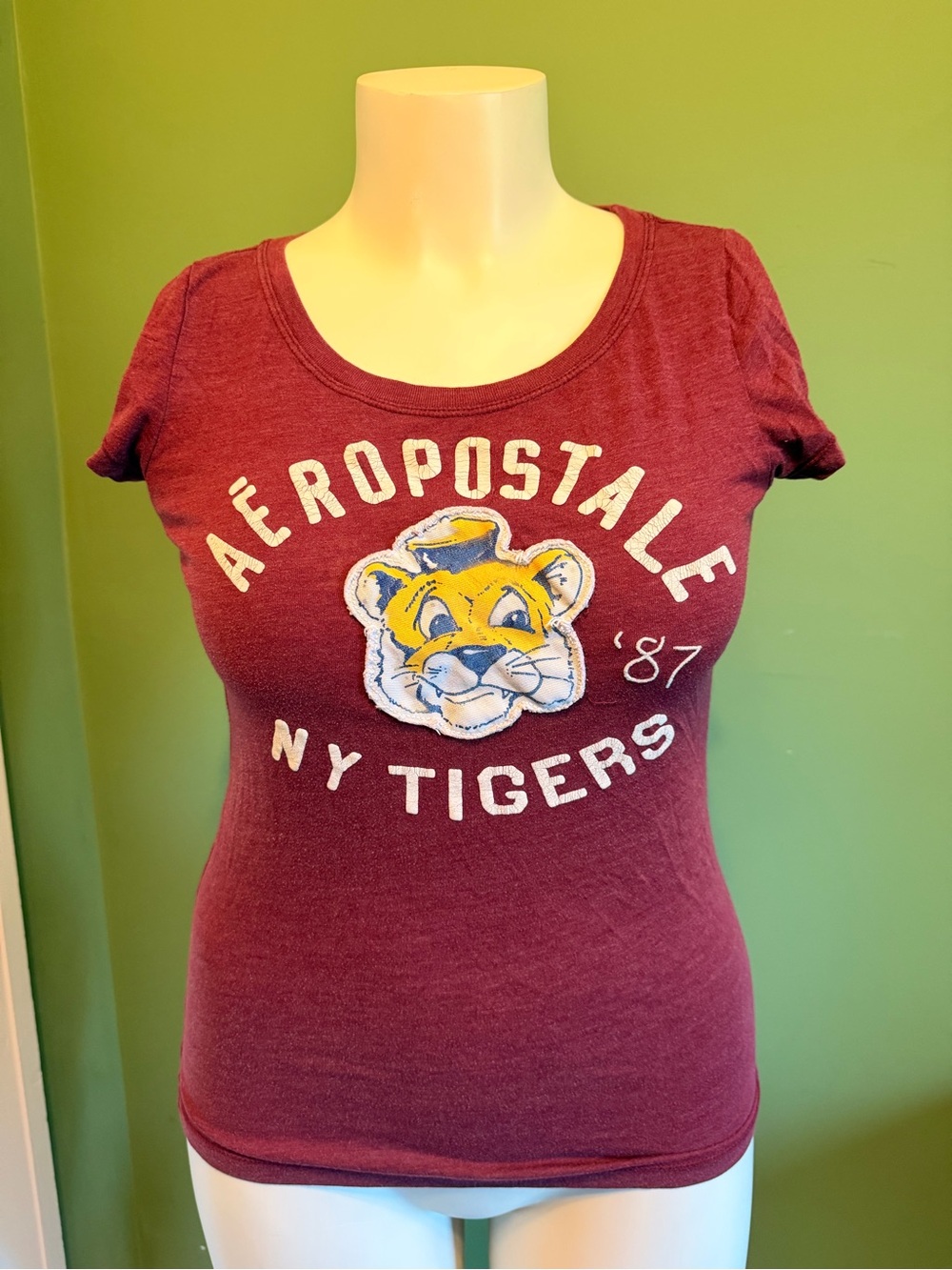 Aeropostale Maroon NY Tigers Graphic Short Sleeve Tee